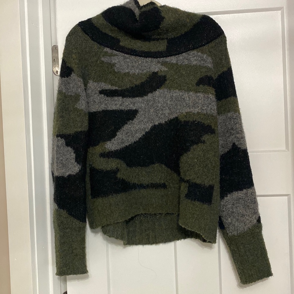 Camouflage sweater for women
